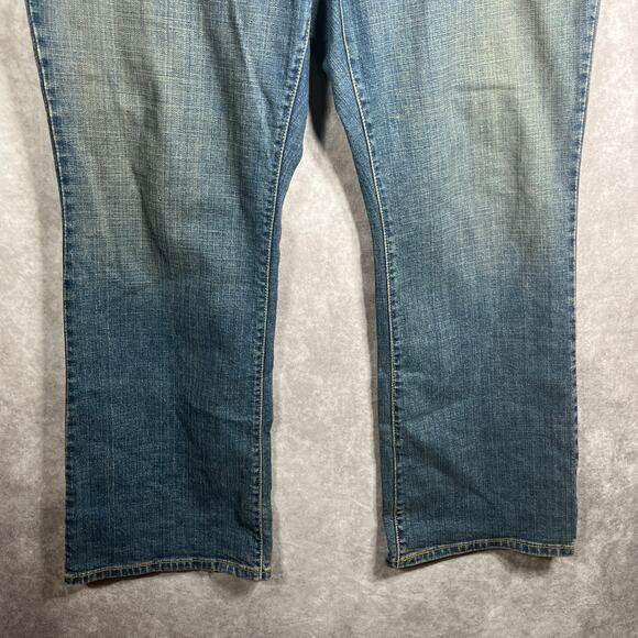 Levi's 515 Jeans Womens Size 18M Blue Medium Wash Denim Bootcut High Rise Casual - Picture 3 of 12